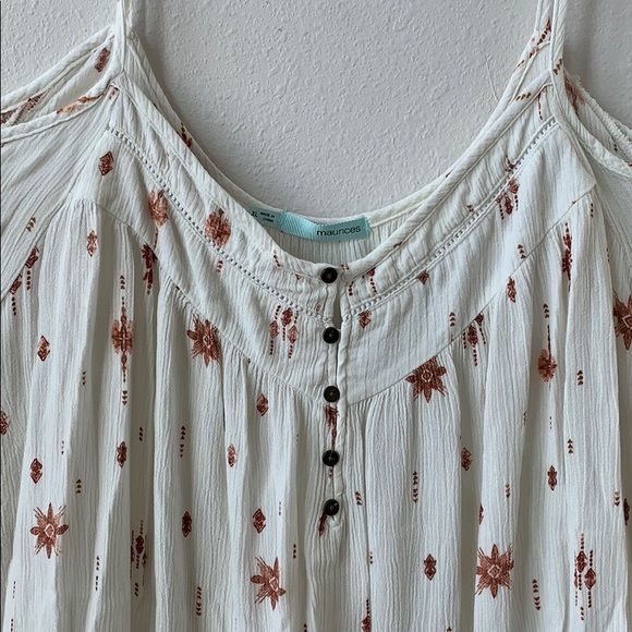 Patterned blouse with shoulder hole - Picture 4 of 4